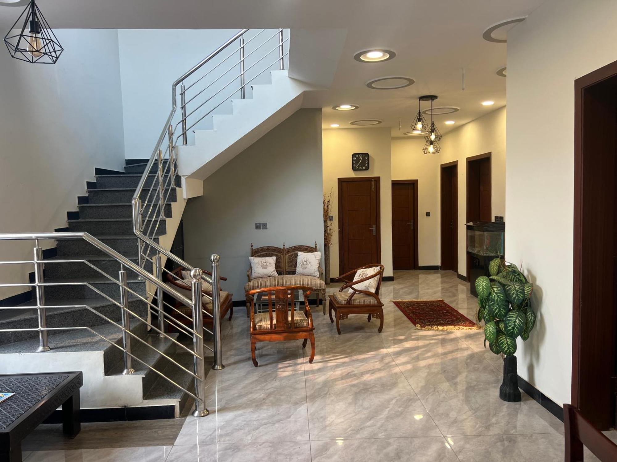 Deluxe King Room In Silverscape Residence Rawalpindi Bagian luar foto