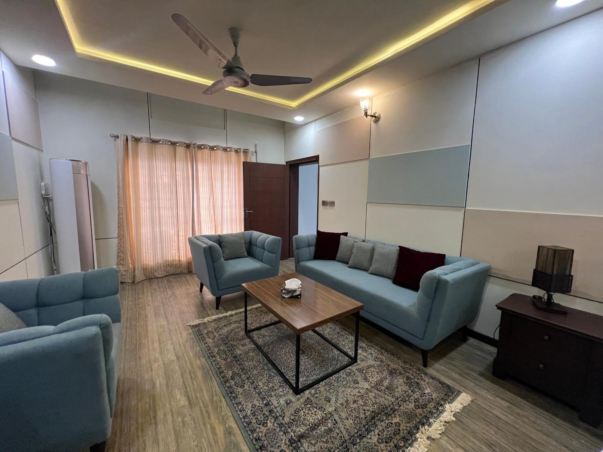 Deluxe King Room In Silverscape Residence Rawalpindi Bagian luar foto
