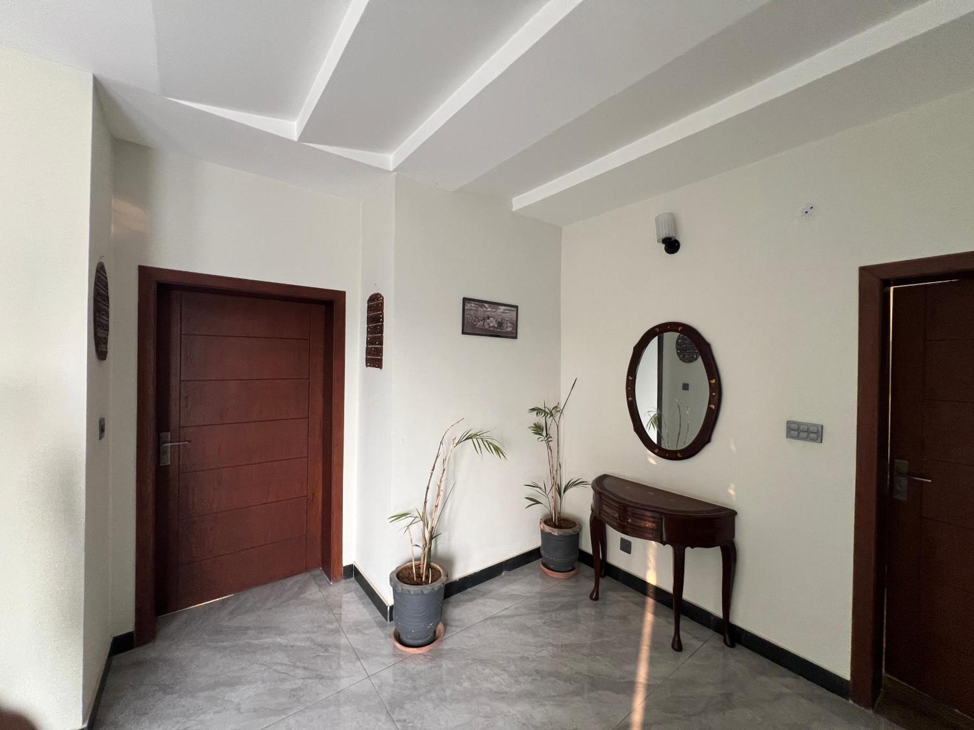 Deluxe King Room In Silverscape Residence Rawalpindi Bagian luar foto