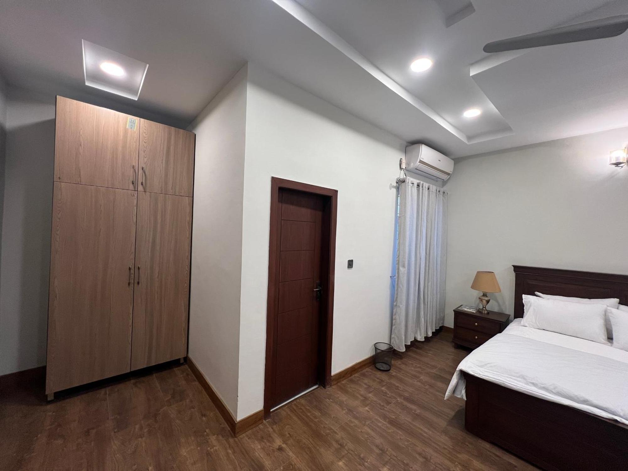 Deluxe King Room In Silverscape Residence Rawalpindi Bagian luar foto